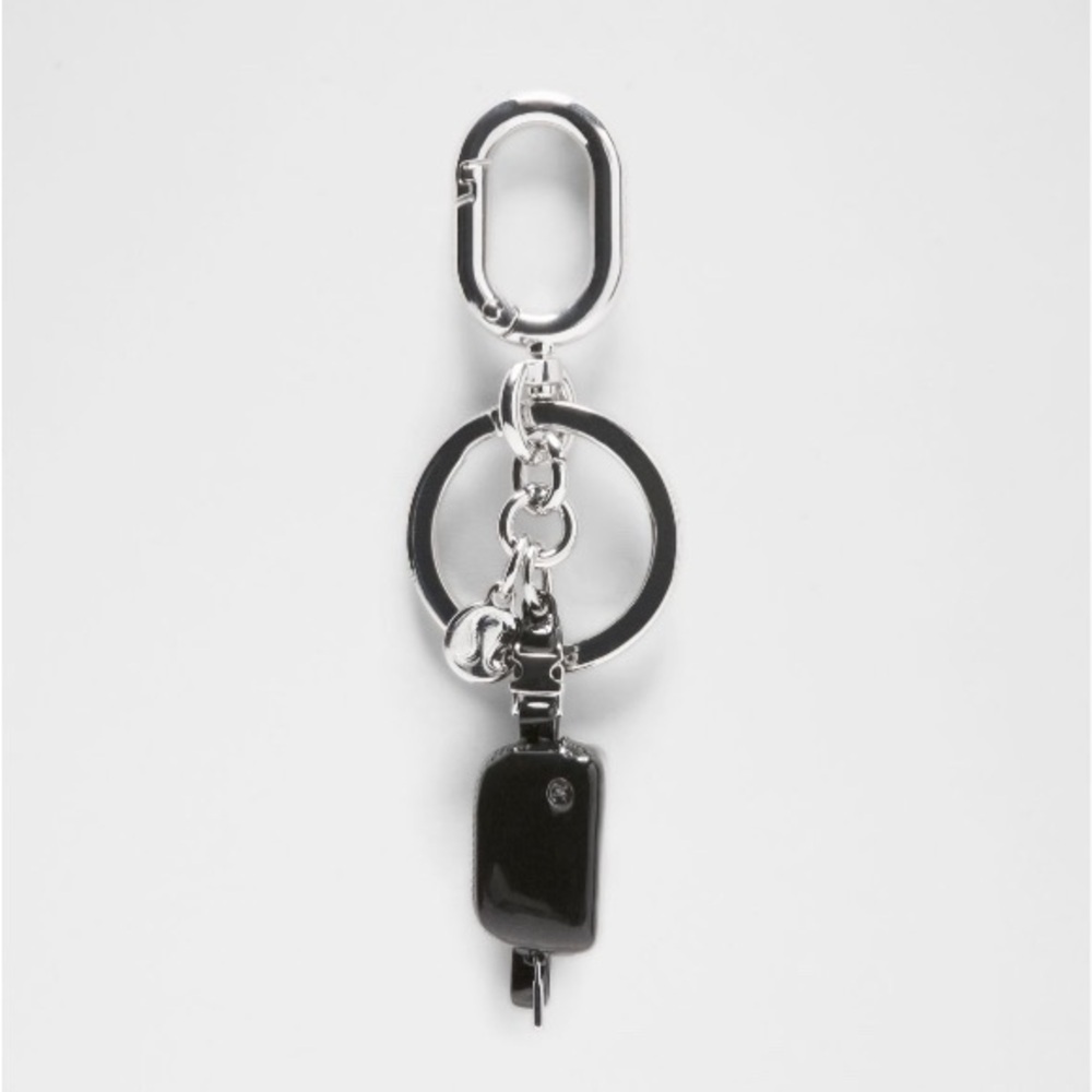 🆕🖤 Lululemon Everywhere Belt Bag Charm Keychain Black